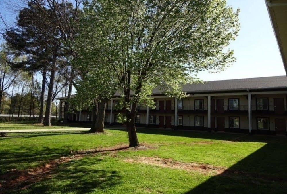 Red Roof Inn & Suites Greenwood, Sc Exteriér fotografie